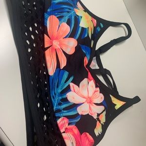 New Victoria Secret sports bra